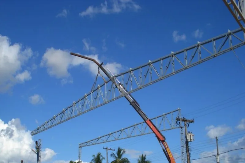 Montagem de estrutura metálica